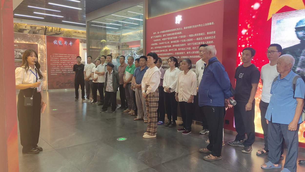 烈士遗属座谈会3.png 烈士遗属座谈会3.png