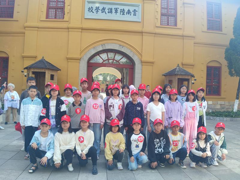 建兴:党建织网,群建添彩,齐心聚力绘新章4.jpg 建兴:党建织网,群建添彩,齐心聚力绘新章4.jpg