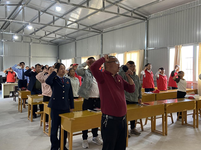 纳溪社区:党建引领聚合力 志愿服务“暖”民心2.png 纳溪社区:党建引领聚合力 志愿服务“暖”民心2.png