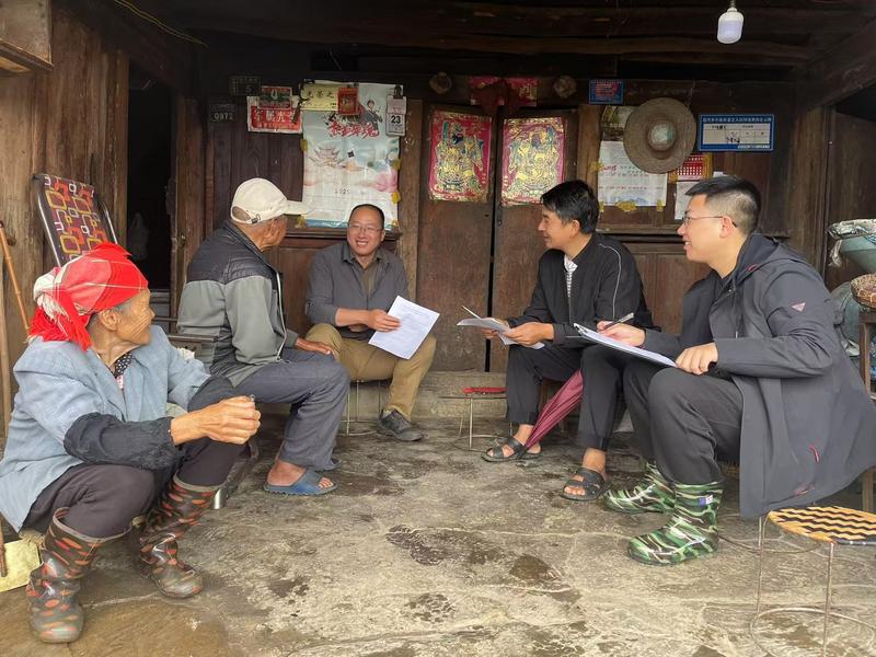 建兴：入户摸排听民意 强基固本转作风1.jpg