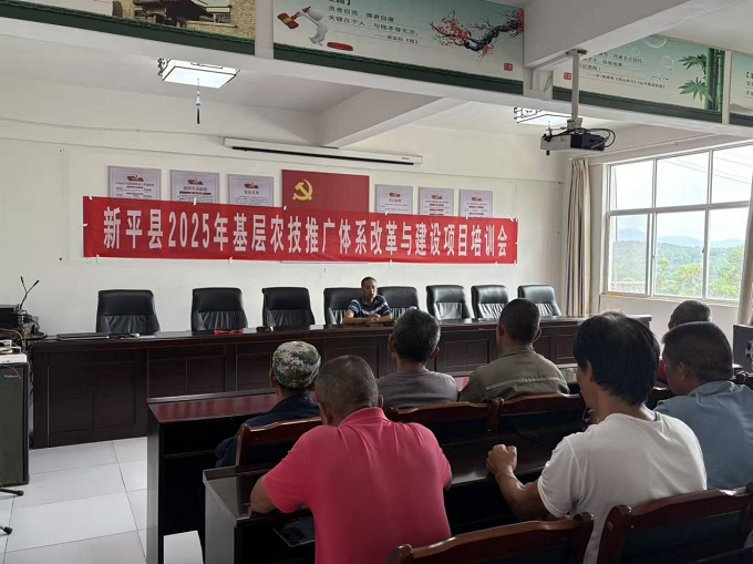 农技培训进田间  科学指导助振兴2.png