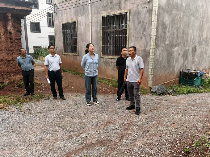 县委领导到古城街道开展综合调研2.png