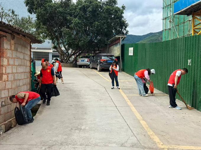 古城街道开展爱国卫生活动 绘就宜居环境新画卷1.png
