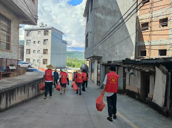 古城街道开展爱国卫生活动 绘就宜居环境新画卷3.png