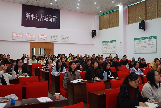 党的创新理论“声”入人心 巡回宣讲走进古城街道3.JPG