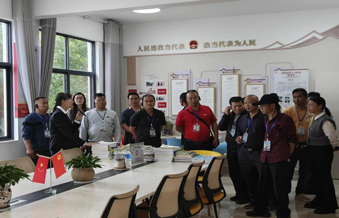 玉溪市残联领导带队到锦秀社区调研2png.png