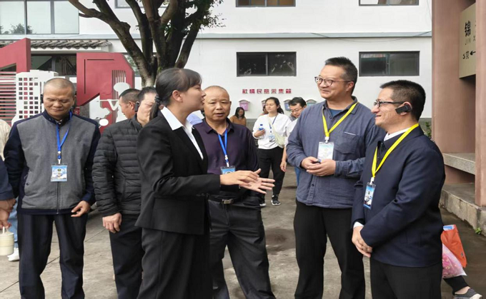 玉溪市残联领导带队到锦秀社区调研3.png