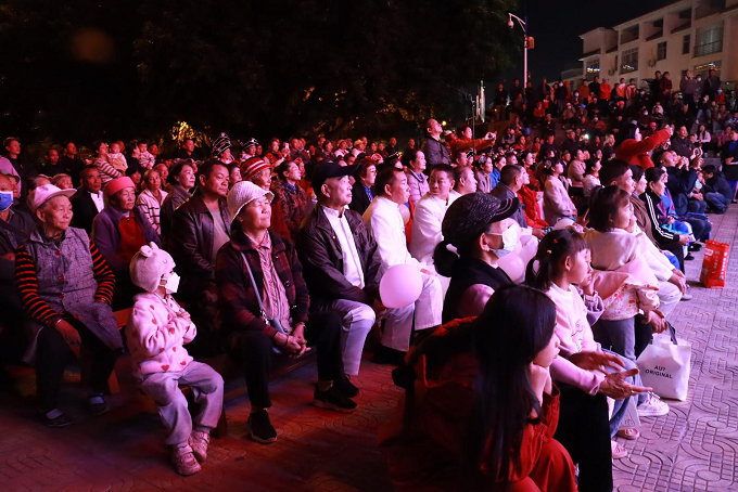 古城街道文化惠民演出圆满落幕 歌舞传情暖民心2.png 古城街道文化惠民演出圆满落幕 歌舞传情暖民心2.png