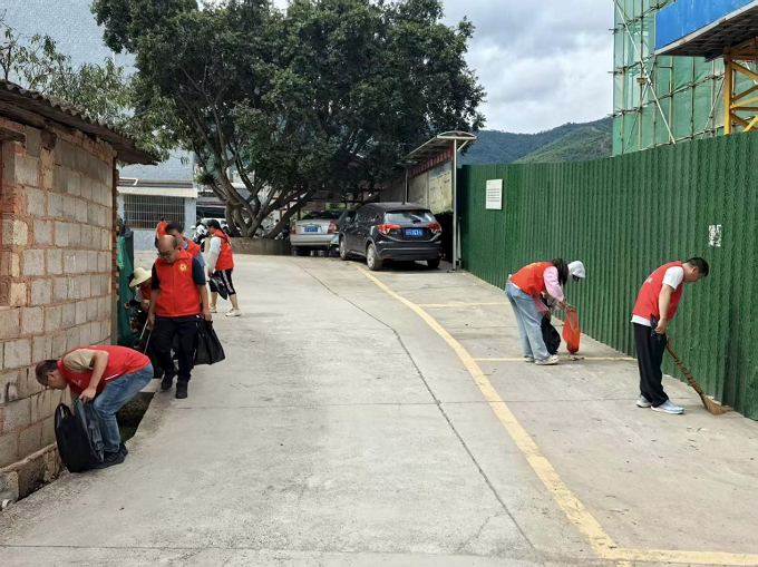 古城街道:凝心聚力齐动手 环境整治焕新颜1.png 古城街道:凝心聚力齐动手 环境整治焕新颜1.png