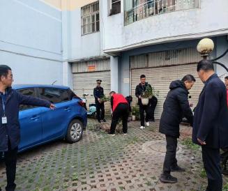 第78期 城管进社区 服务暖人心1.jpg