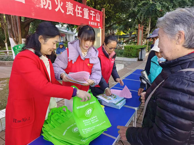 借“街天”东风 敲防火警钟3.png