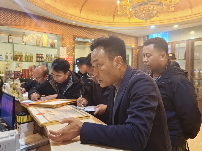 古城街道:节前文化市场“体检” 全力守护新春文化净土1.jpg 古城街道:节前文化市场“体检” 全力守护新春文化净土1.jpg