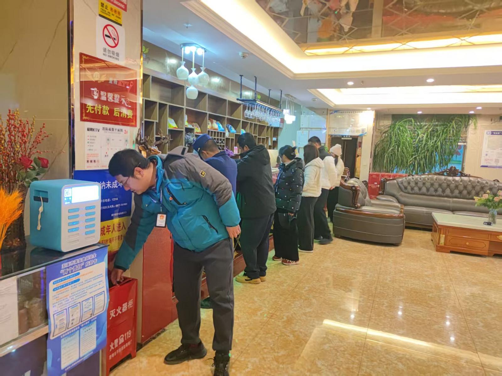 e5c97bb6-983c-43d1-a512-e36a47af4cfc_l.jpg e5c97bb6-983c-43d1-a512-e36a47af4cfc_l.jpg