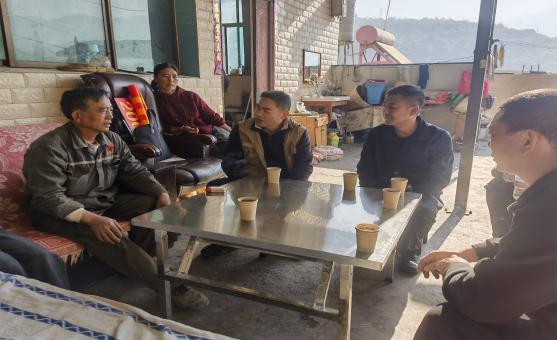 新春慰问暖军心2 .jpg 新春慰问暖军心2 .jpg