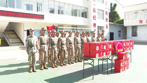 慰问驻新军警官兵2.jpg 慰问驻新军警官兵2.jpg