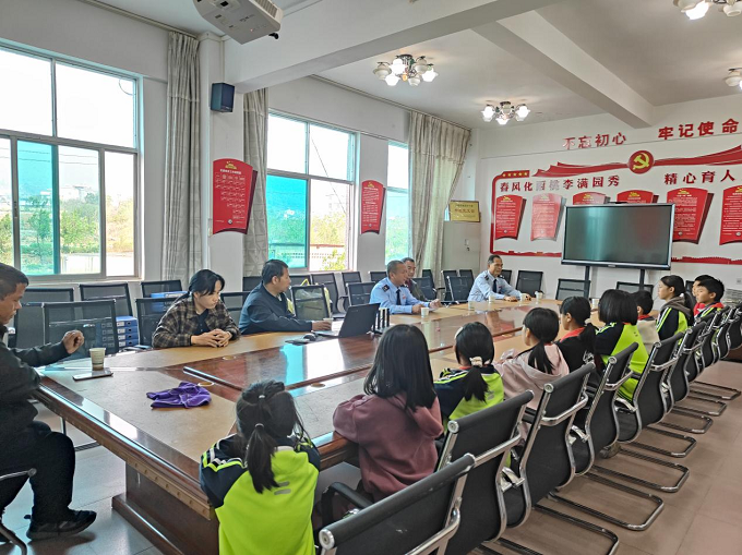 纳溪社区开展“点亮微心愿 · 实现小梦想”志愿服务活动1.png 纳溪社区开展“点亮微心愿 · 实现小梦想”志愿服务活动1.png