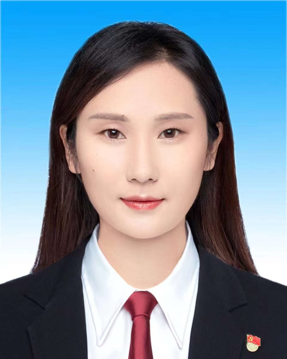 杨娜.jpg