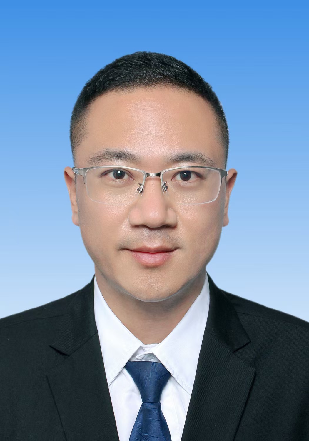 唐琨.jpg 唐琨.jpg