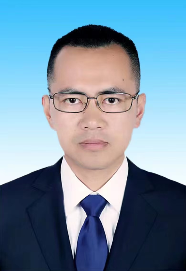 杨东海.jpg 杨东海.jpg