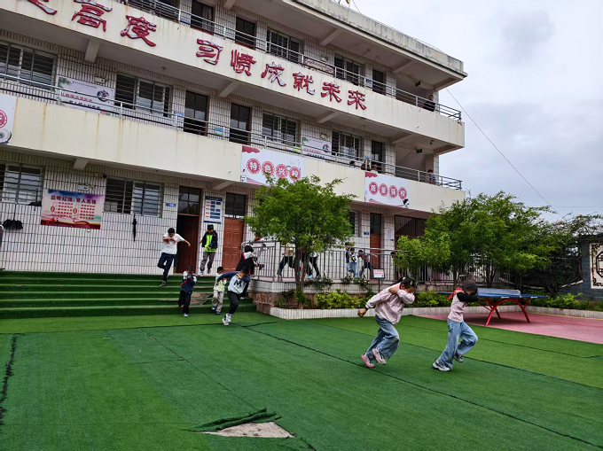 校社联动强宣教 实战演练筑平安2.png
